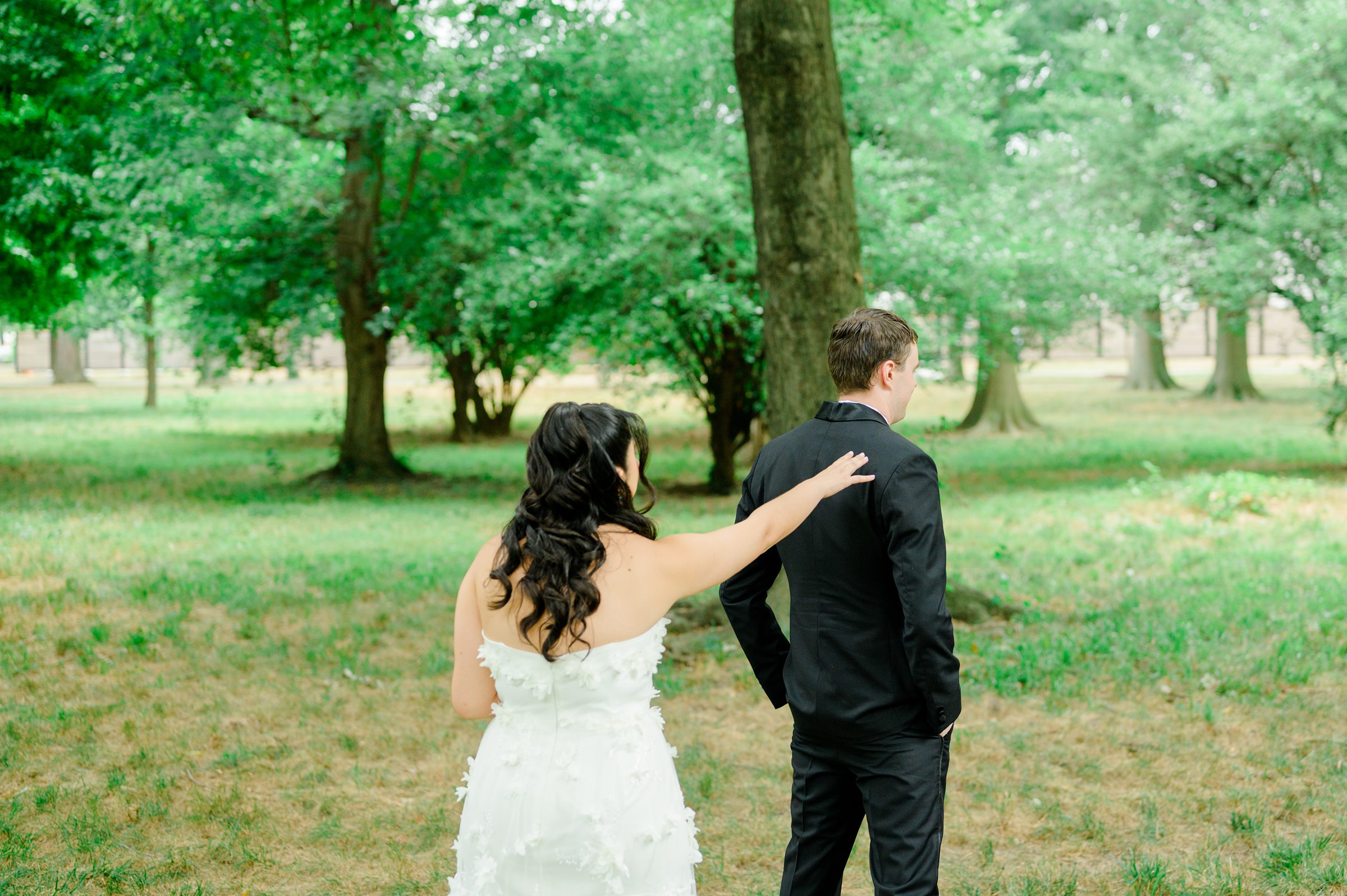 Summer elopement at the DC War Memorial Photographed by Baltimore Wedding Photographer Cait Kramer Photography