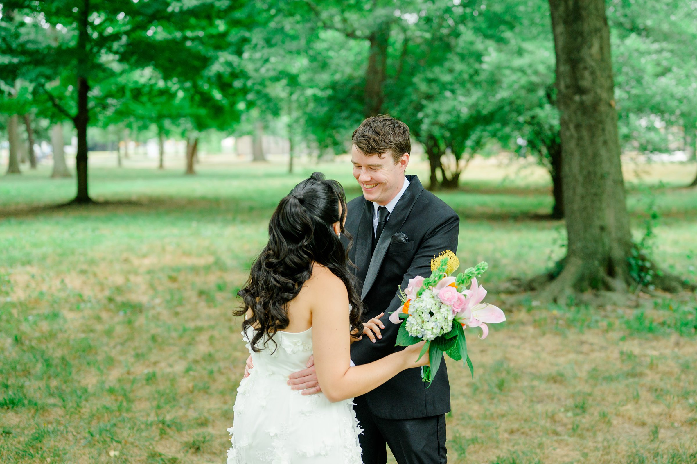 Summer elopement at the DC War Memorial Photographed by Baltimore Wedding Photographer Cait Kramer Photography