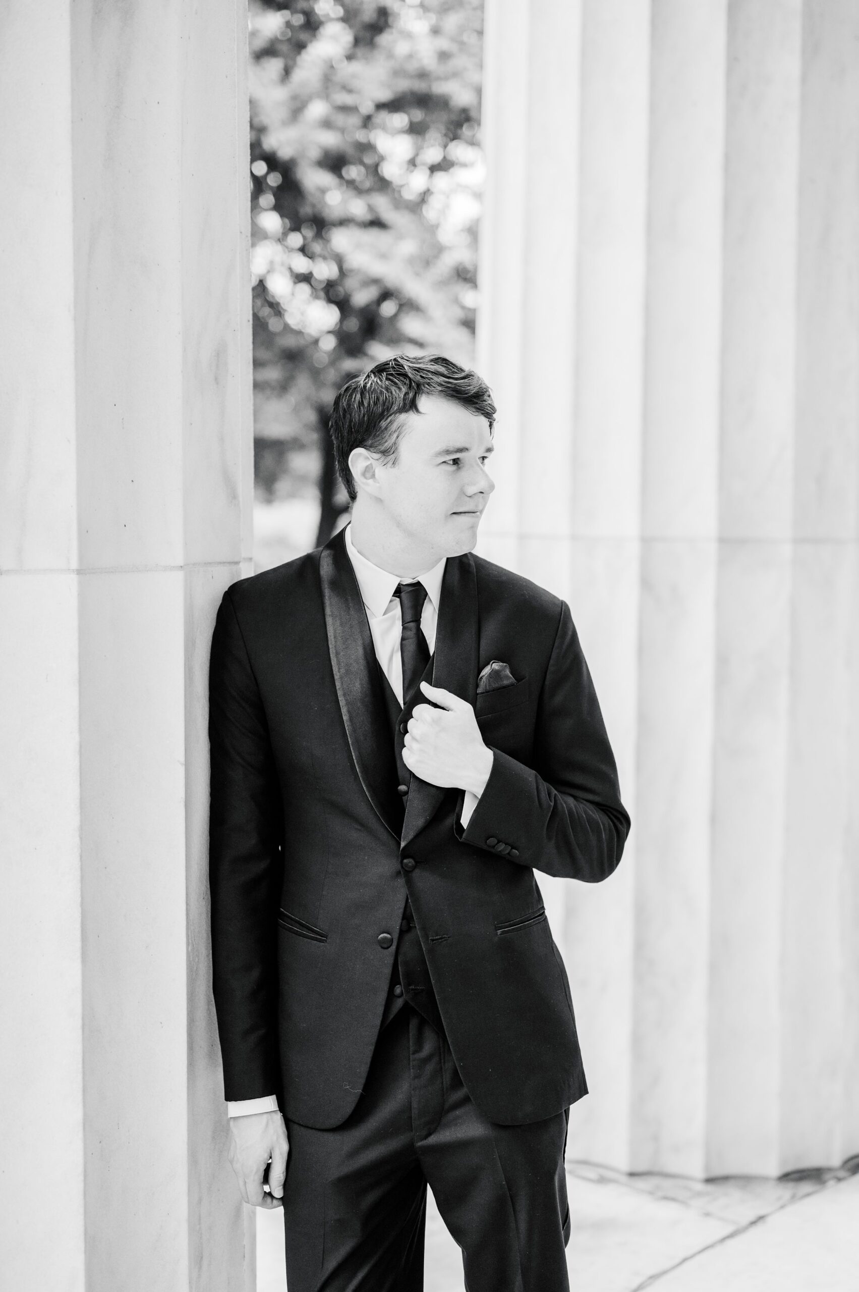 Summer elopement at the DC War Memorial Photographed by Baltimore Wedding Photographer Cait Kramer Photography