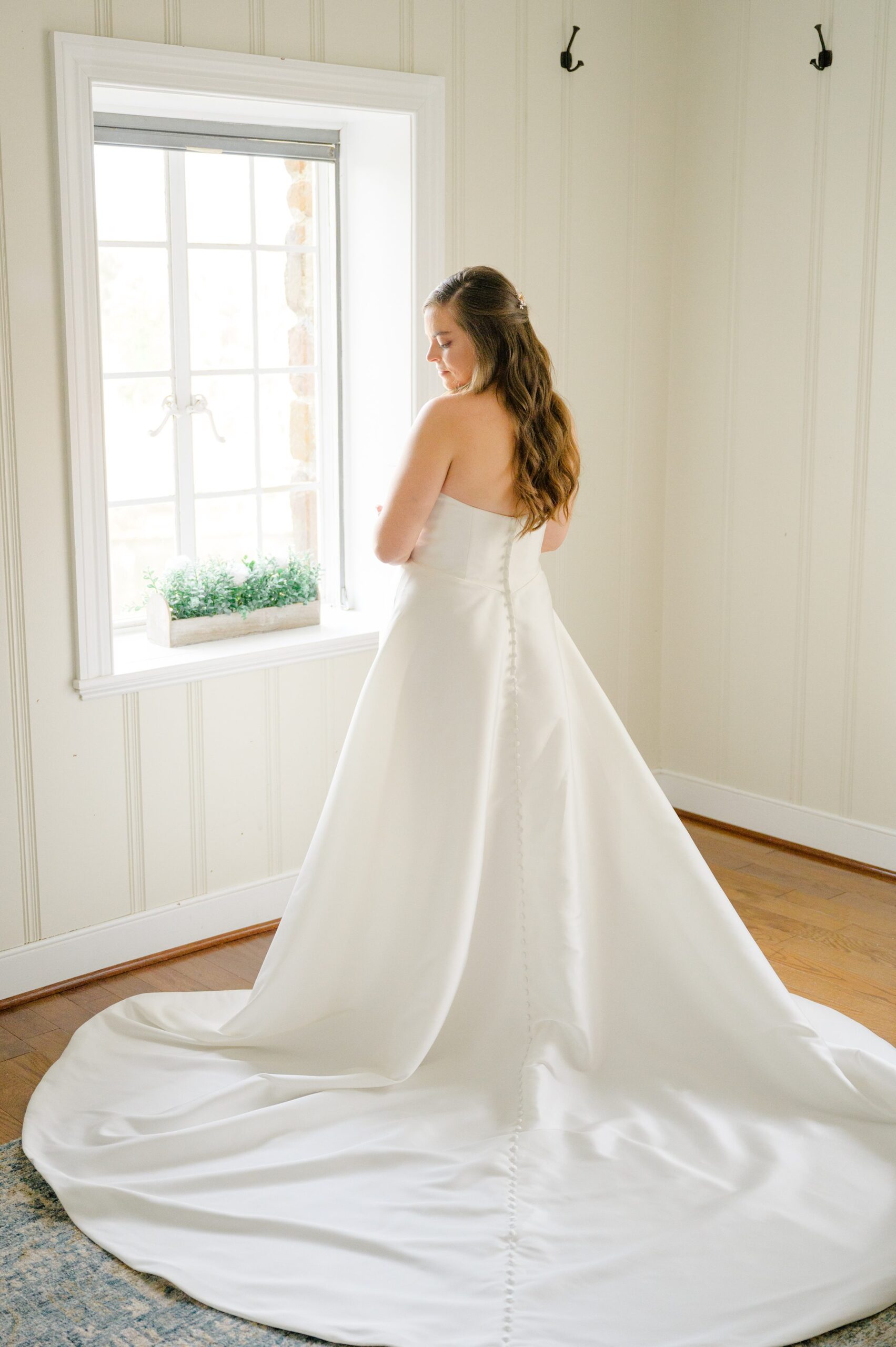 Wedding Day Details at Poplar Springs Manor in Warrenton, Virginia photographed by Baltimore Wedding Photographer Cait Kramer