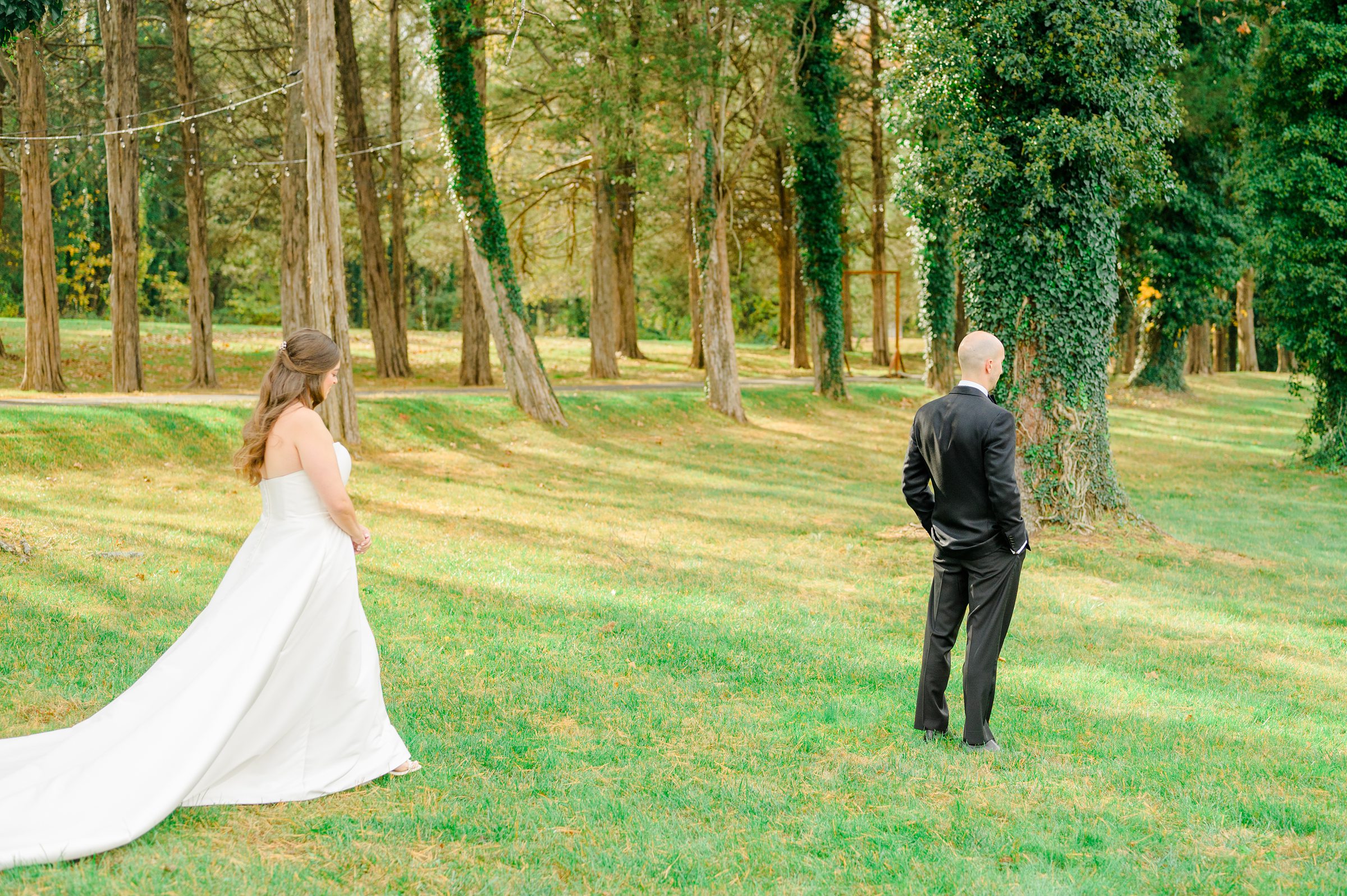 First Look at Poplar Springs Manor in Warrenton, Virginia photographed by Baltimore Wedding Photographer Cait Kramer