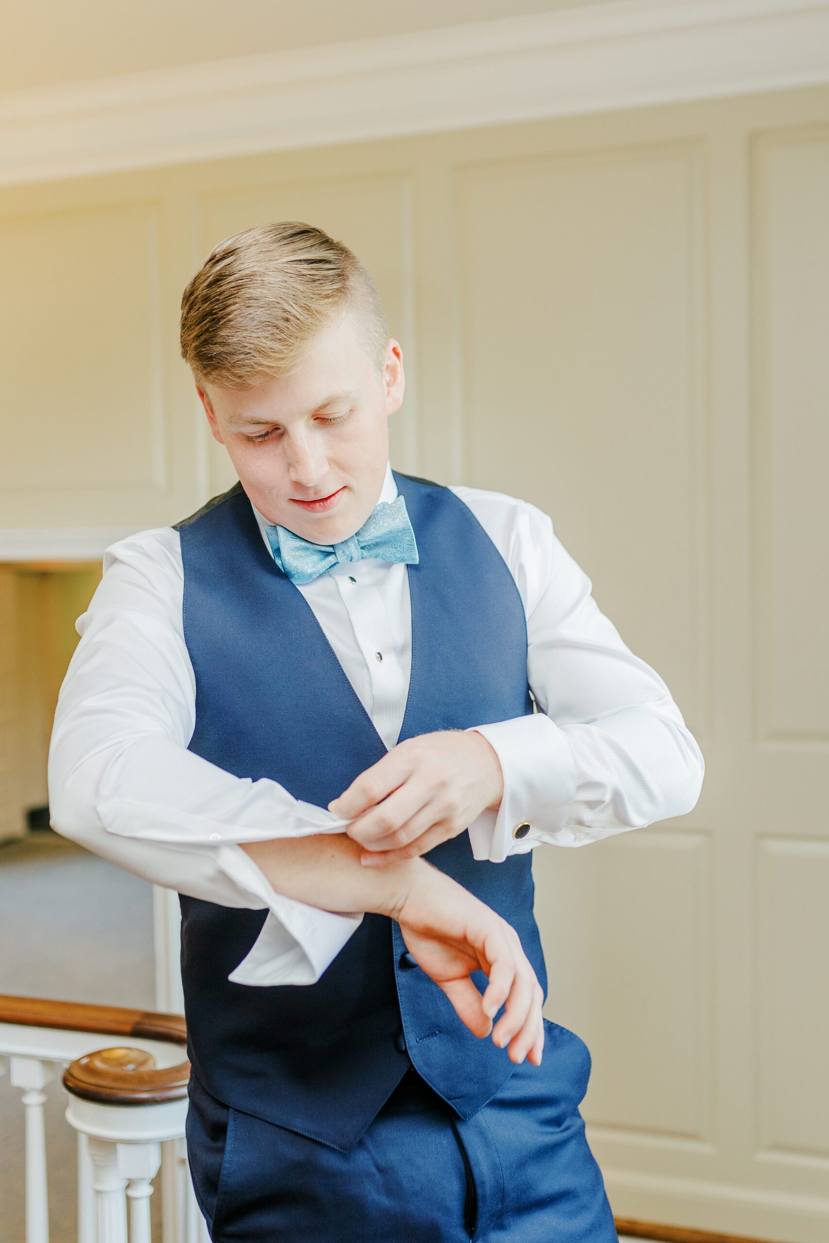 Groom getting ready at Belmont Manor Wedding in Elkridge, Maryland photographed by Baltimore Wedding Photographer Cait Kramer